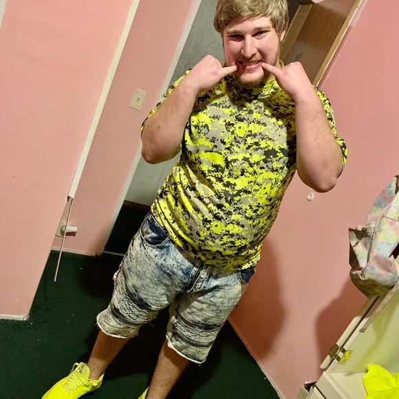 Meet your Posher, Joshua - Picture 1 of 1